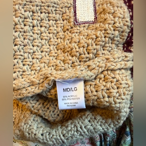 TAYLOR SWIFT Folklore HOLIDAY EDITION Cardigan Sweater med / lg Burgundy STARS - Picture 8 of 15